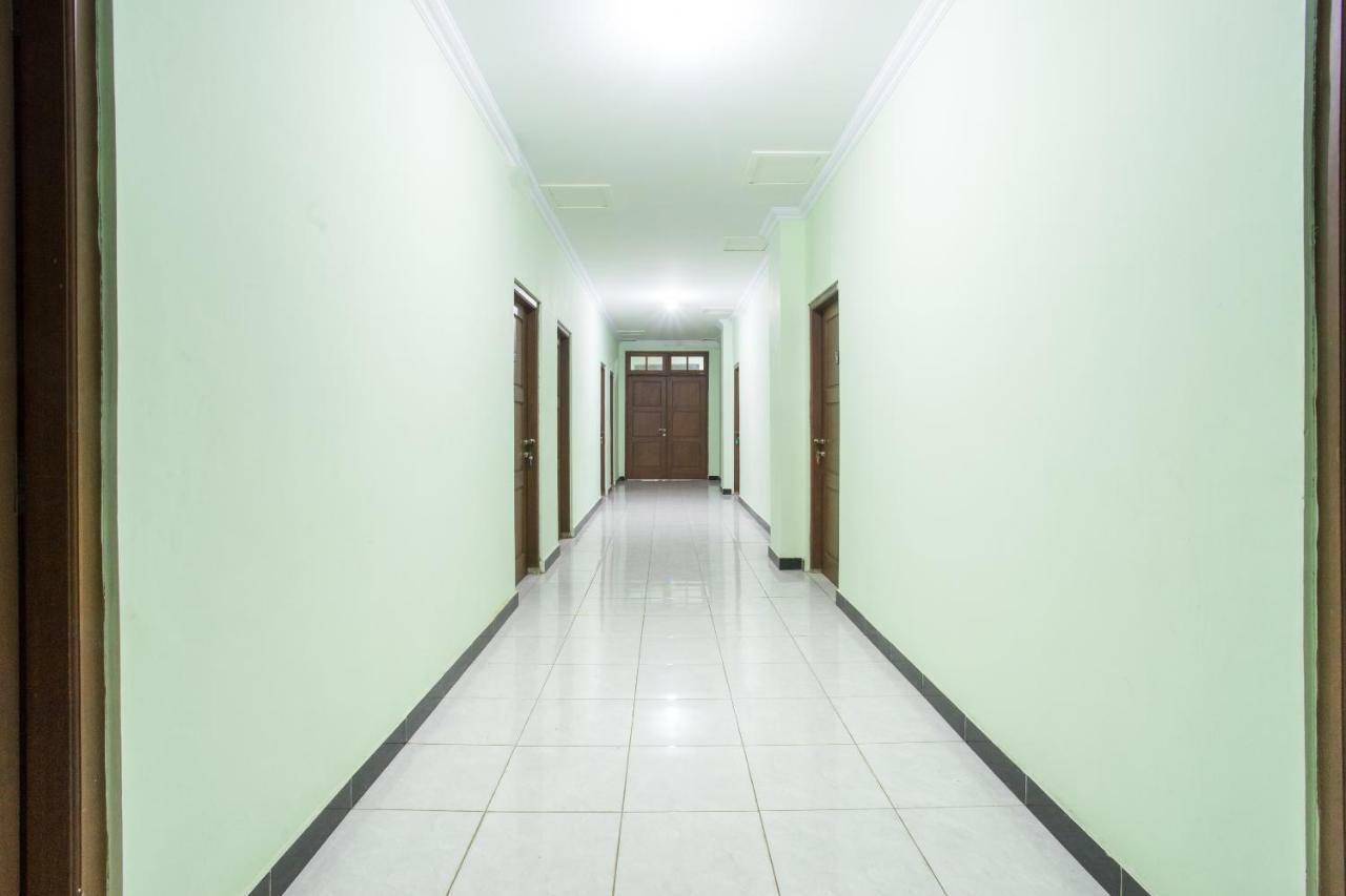 Oyo 1419 Rhona Guest House Syariah Yogyakarta Exterior foto