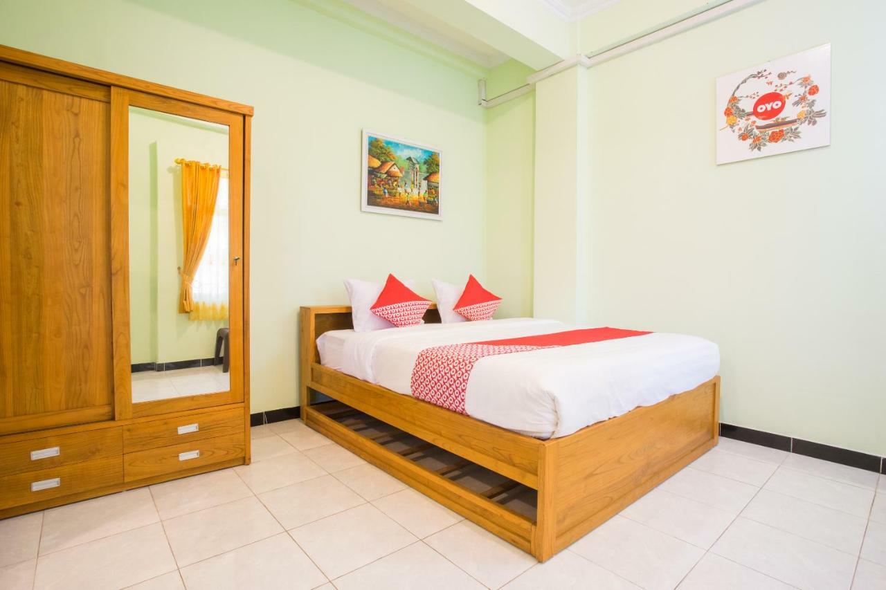 Oyo 1419 Rhona Guest House Syariah Yogyakarta Exterior foto
